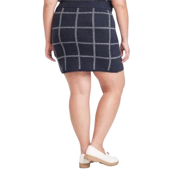 a new day Navy Plaid Sweater Knit Mini Skirt Size 2X NWOT - Picture 4 of 10